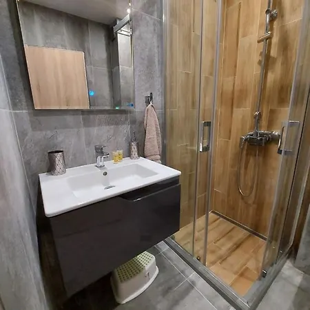 Apartment Grey Warna